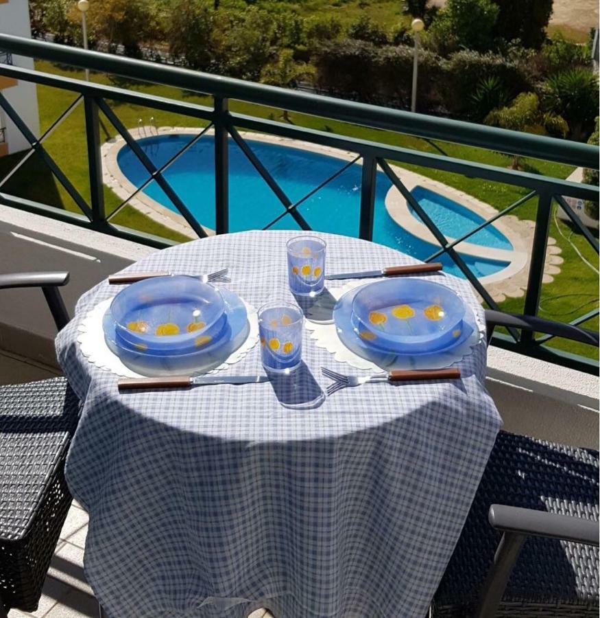 Quiet Apartment Overlooking The Swimming Pool Armação de Pêra Esterno foto