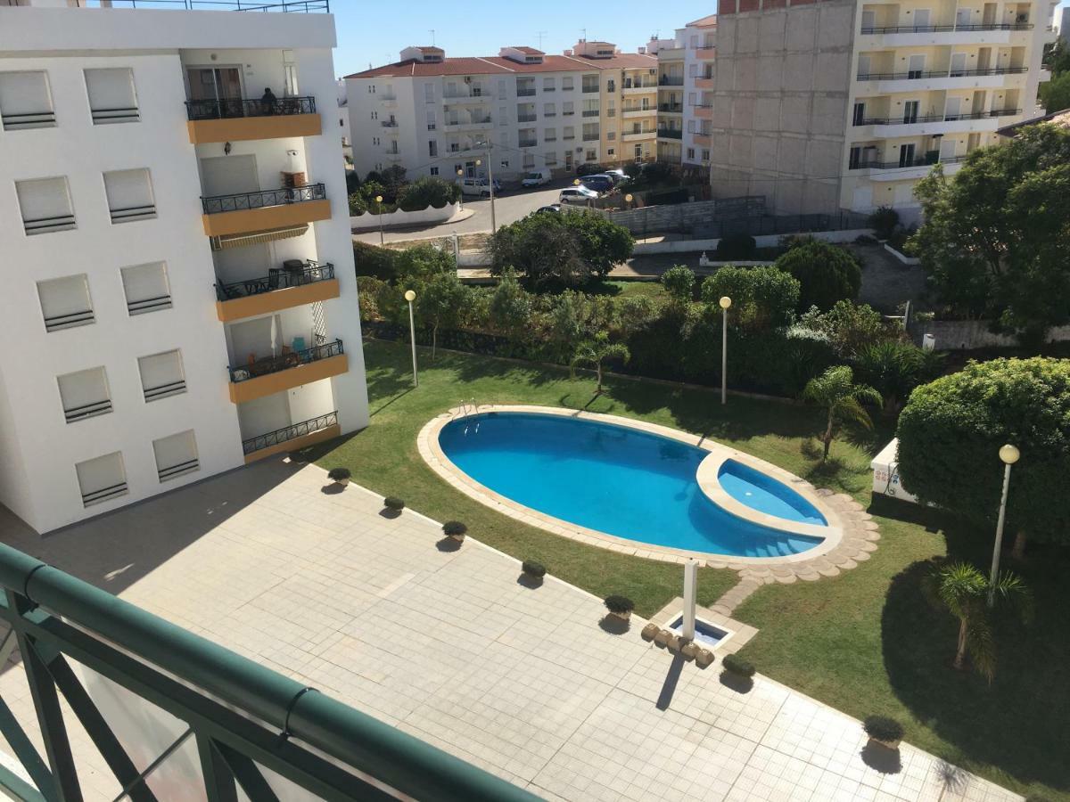 Quiet Apartment Overlooking The Swimming Pool Armação de Pêra Esterno foto